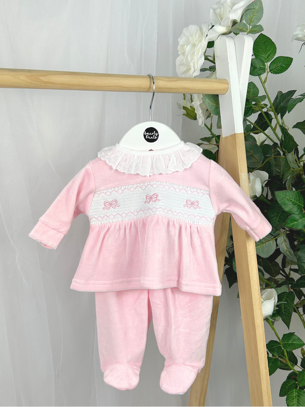 Pex Baby Girls Pink Smocked Bow Outfit Set (NB-9M)